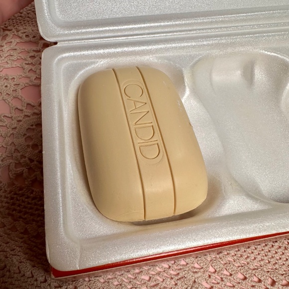 Vintage Avon Candid Perfumed Soap Set (2 Bars) – 3 oz Each – With Original Box - Picture 3 of 6